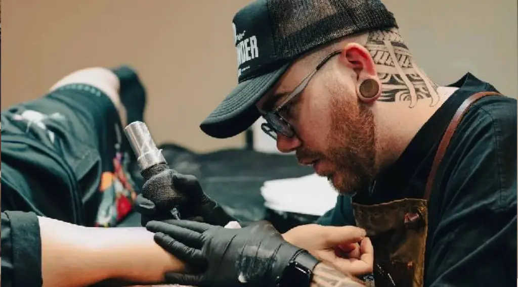 Kiwi Burt_tattoo